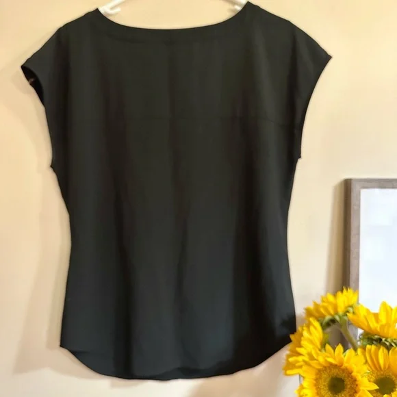 Ann Taylor Black Cap Sleeve Top with Zipper Detail - Picture 3 of 4